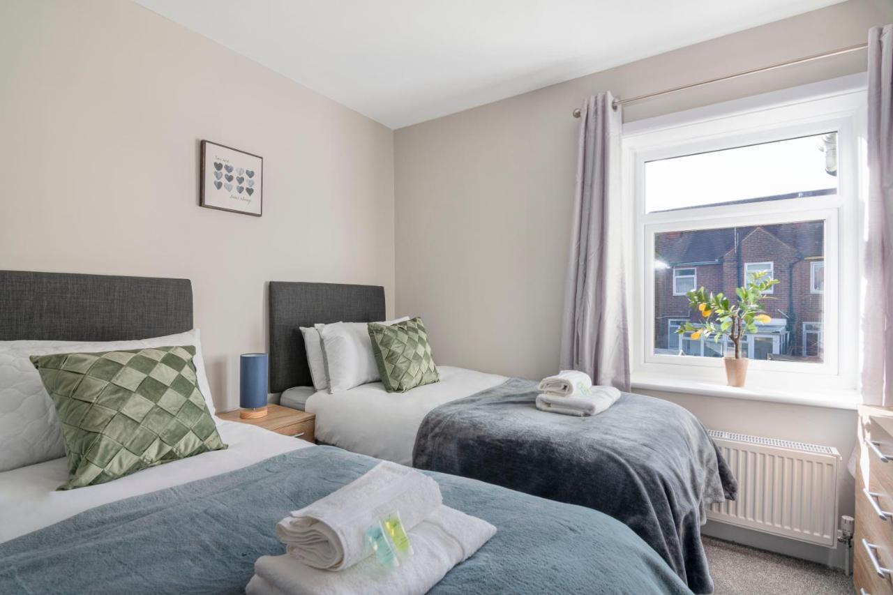 Spacious 3 Bed House, Netflix, Garden, Parking Southampton Extérieur photo
